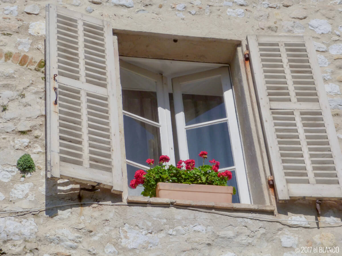 サンポール・ド・ヴァンスの窓