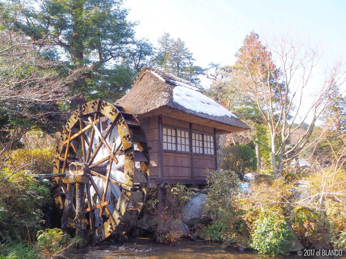 富士屋ホテルの日本庭園と水車小屋