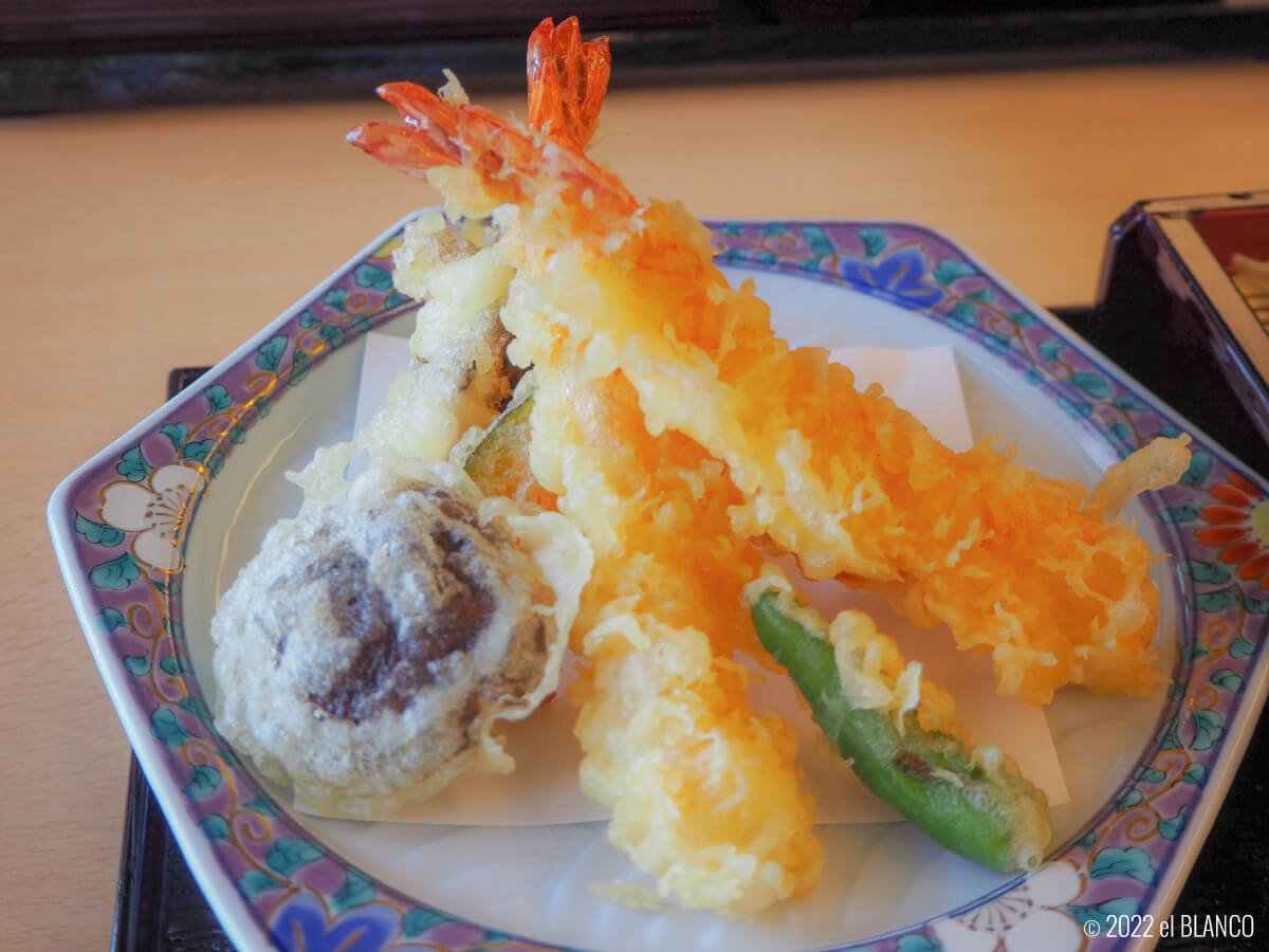 エビと舞茸と野菜の天ぷら